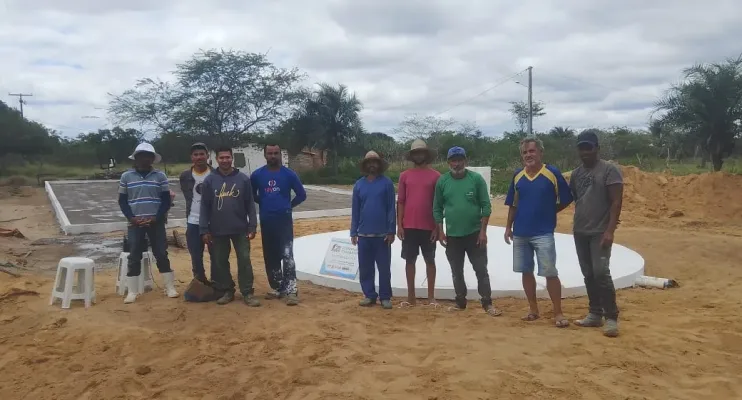 Formação de pedreiros de cisternas gera renda e segurança hídrica no interior da Bahia