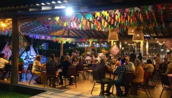Forró do Eco Bahia Hotel terá clima de romance e tradição nordestina