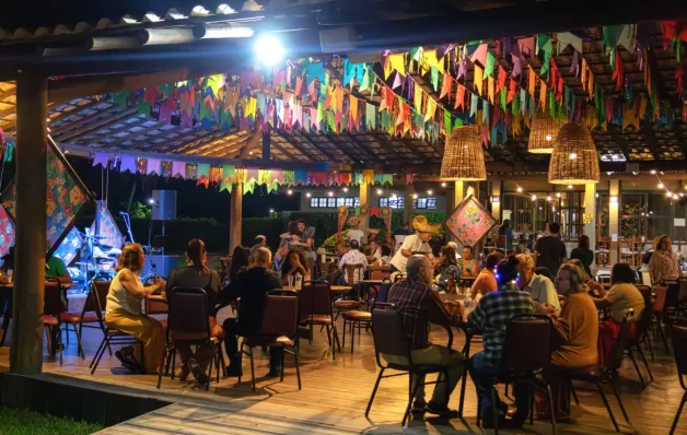 Forró do Eco Bahia Hotel terá clima de romance e tradição nordestina