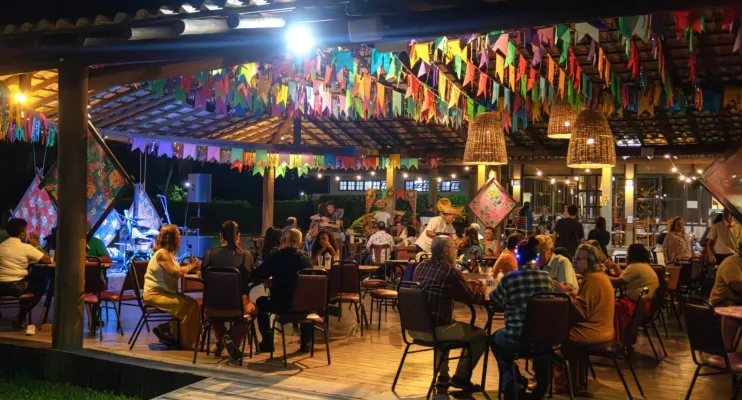 Forró do Eco Bahia Hotel terá clima de romance e tradição nordestina