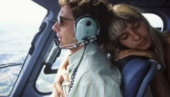 Fotos inéditas de Adriane Galisteu para a Playboy em 1993 reaparecem após veto de Ayrton Senna
