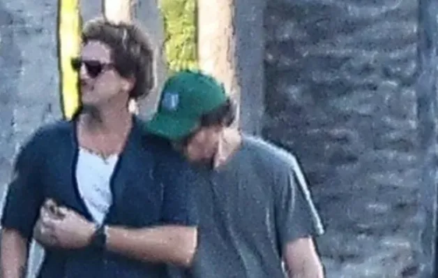 Fotos reacendem rumores de romance entre Pedro Pascal e Rafael Olarra