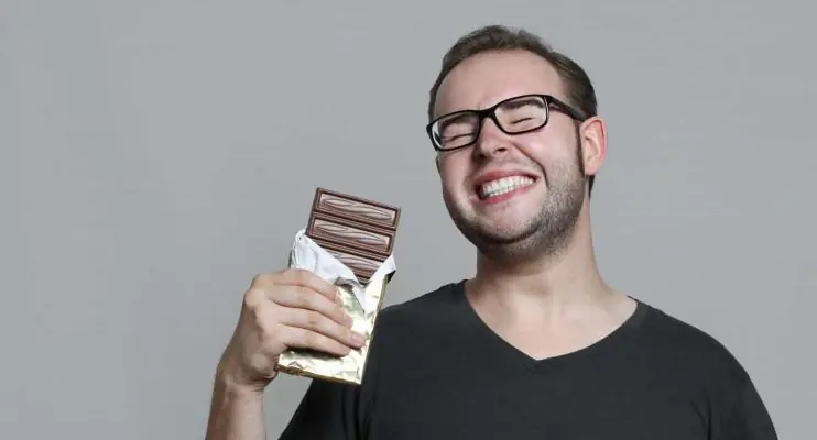 Fuja destes alimentos se quer evitar a acne