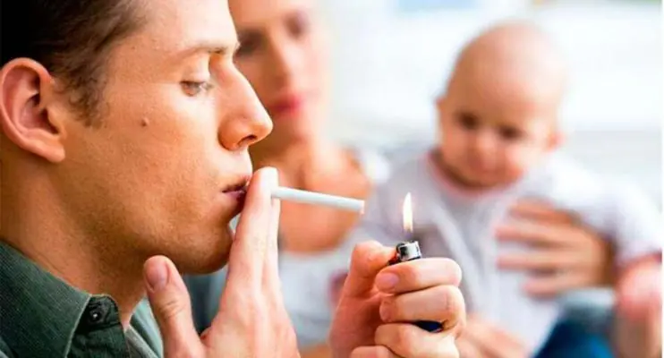 Fumar perto de filhos aumenta chance de ter netos asmáticos, diz estudo