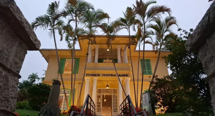 Fundação Cultural BADESC recebe três exposições para visitação gratuita