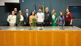 Gandini homenageia estudante do Ifes que ganhou prata em Olimpíada Europeia de Física