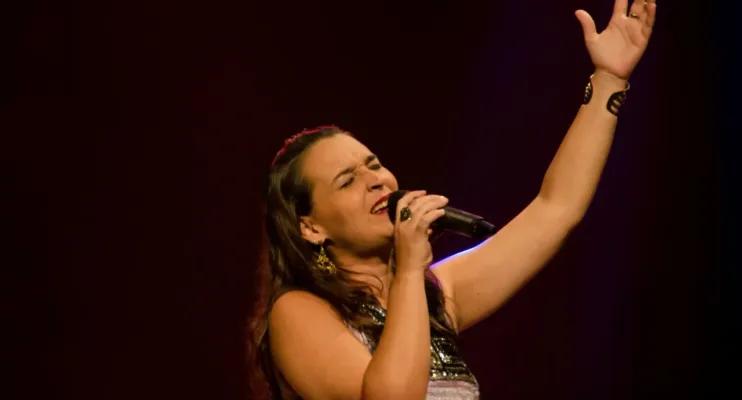Gardenia Marques vai apresentar o show CapixabicES no Festival da Moqueca Capixaba, em Anchieta