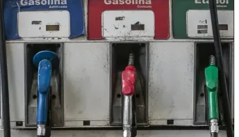 Gasolina e diesel vão subir amanhã, independentemente da Petrobras. Entenda por que e o custo no bolso