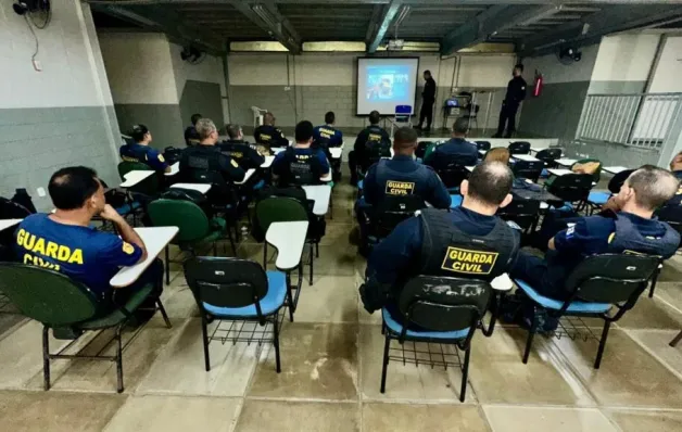 GCM de Linhares passa por treinamento para atuação em ocorrências dentro de escolas