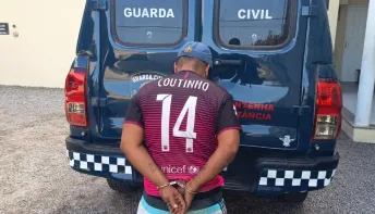 GCM prende homem suspeito de incendiar lixeira pública no bairro Interlagos, em Linhares