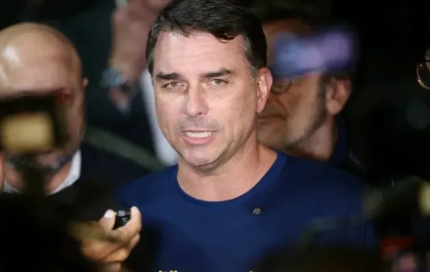 Genial/Quaest: maioria dos brasileiros vê responsabilidade de Flávio Bolsonaro no novo tarifaço