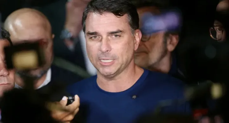 Genial/Quaest: maioria dos brasileiros vê responsabilidade de Flávio Bolsonaro no novo tarifaço