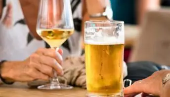Consumo excessivo de álcool aumenta o risco de causar doenças no coração