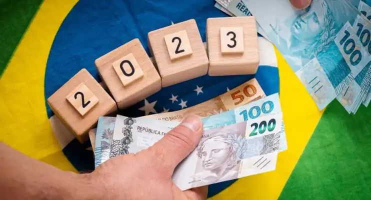 Lula relança Bolsa Família com mínimo de R$ 600 e R$ 150 por criança