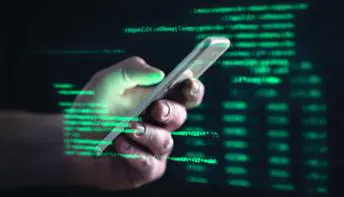 Golpe da mão fantasma usa seu celular sem que você perceba