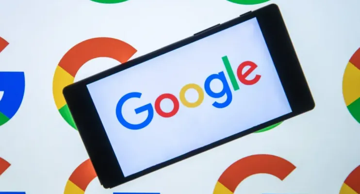 Google prepara sistema para PCs com IA e mira disputa direta com o Windows