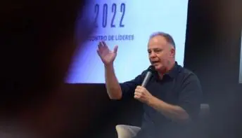 Governador do ES, Renato Casagrande confirma abono de Natal para servidores com valor a definir
