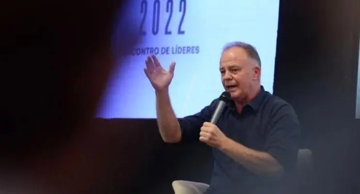 Governador do ES, Renato Casagrande confirma abono de Natal para servidores com valor a definir