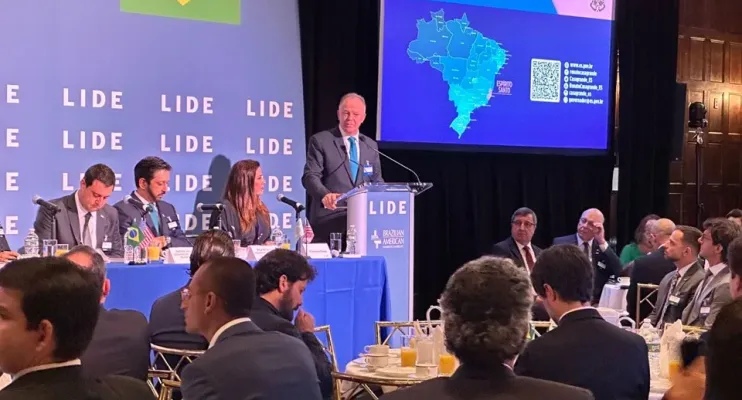 Governador Casagrande fala sobre potencialidades do Espírito Santo em evento nos Estados Unidos