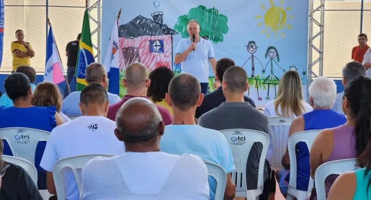 Governador do ES inaugura quadra e visita obras de macrodrenagem em Vila Velha