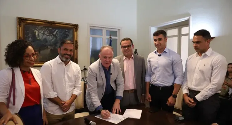 Governador do ES Renato Casagrande  sanciona Lei que institui a Política Estadual de Turismo