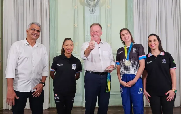 Governador recebe atletas capixabas que brilharam no Mundial de Ginástica Rítmica