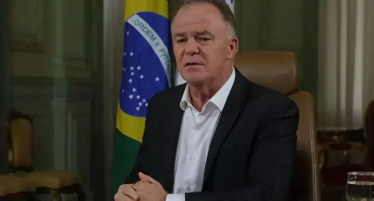 Governador Renato Casagrande e outros políticos do ES se manifestam contra ataques golpistas em Brasília