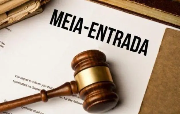 Governador Renato Casagrande sanciona Lei que garante meia-entrada para professores no ES