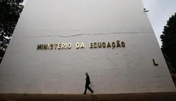 Governo 'raspou' orçamento de universidades federais enquanto país via jogo do Brasil, diz Andifes