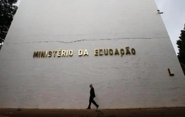 Governo 'raspou' orçamento de universidades federais enquanto país via jogo do Brasil, diz Andifes