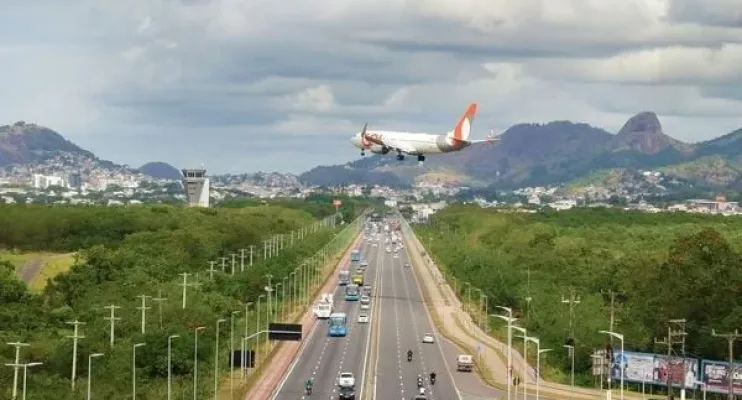 Governo anuncia passagem de avião a R$ 200 para aposentados e estudantes