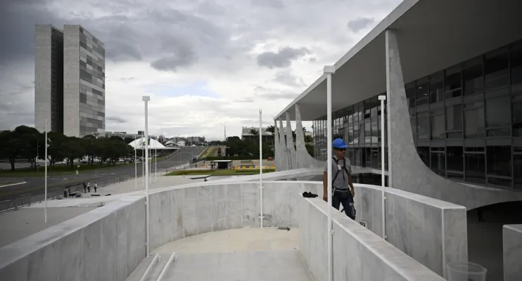 Governo deve gastar R$ 8 milhões para blindar vidros do Planalto após ataques de 8 de Janeiro