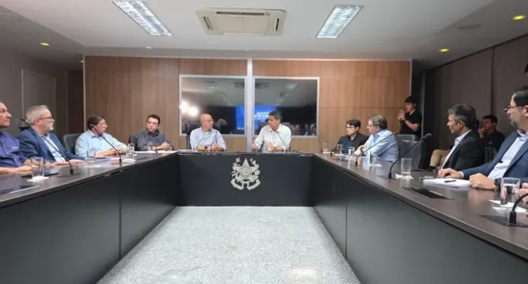 Governo do ES discute efeitos do “tarifaço” com indústrias