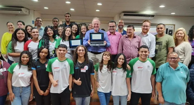 Governo do ES vai distribuir quase 20 mil chromebooks para escolas da Rede Estadual