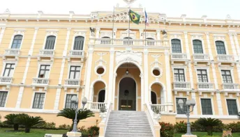 Governo do Espírito Santo anuncia pagamento de salários para servidores no final de março
