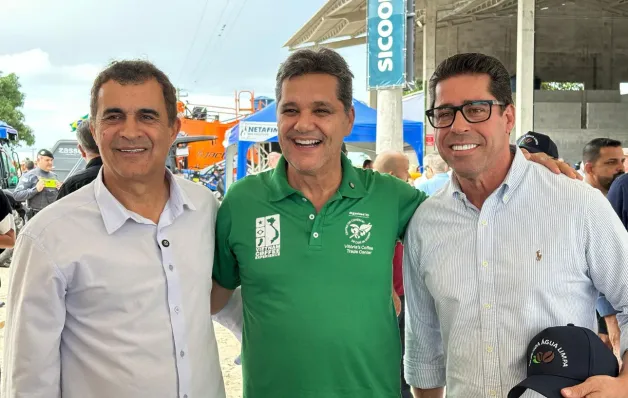 Governo do Estado abre oficialmente a colheita de café conilon em Jaguaré