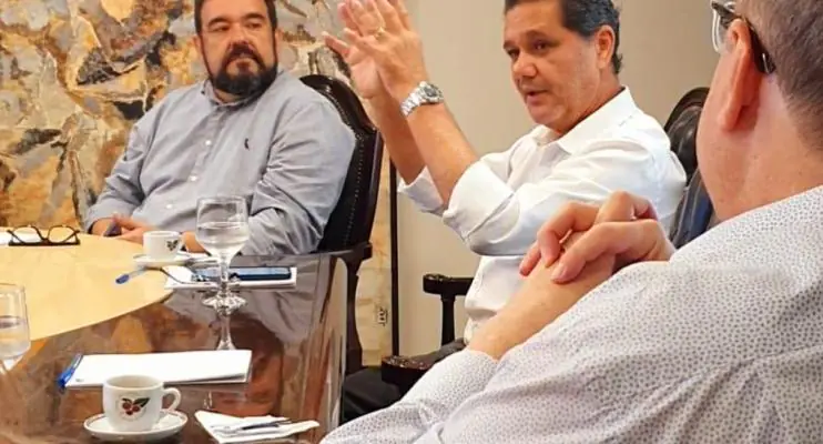 Governo do Estado debate demandas com representantes do Centro do Comércio de Café de Vitória