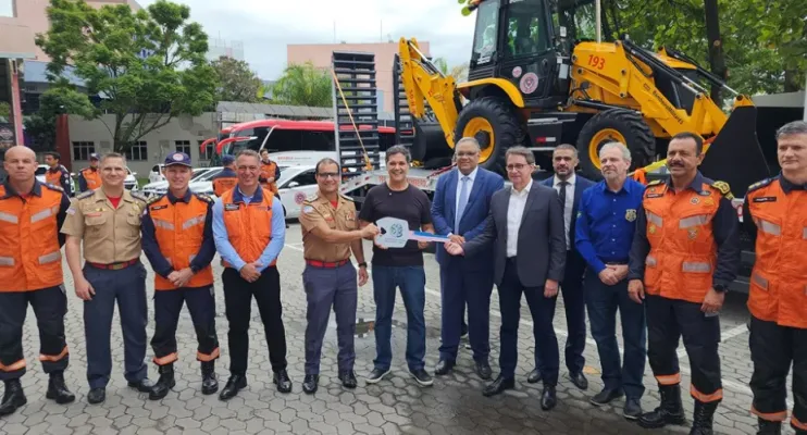 Governo do Estado entrega 65 novas viaturas para Bombeiros e Polícia Científica do ES