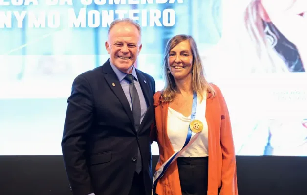Governo do Estado entrega maior honraria à cientista Tatiana Sampaio