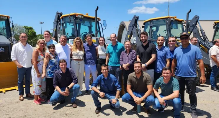 Governo do Estado entrega máquinas e equipamentos agrícolas para 26 municípios