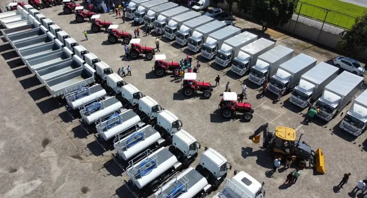 Governo do Estado entrega máquinas e equipamentos agrícolas para 39 municípios