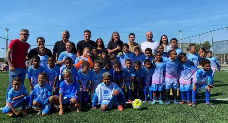 Governo do Estado inaugura Campo Bom de Bola e faz entregas em São Mateus