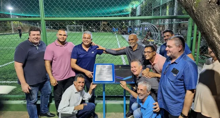 Governo do Estado inaugura campo Bom de Bola em Cariacica