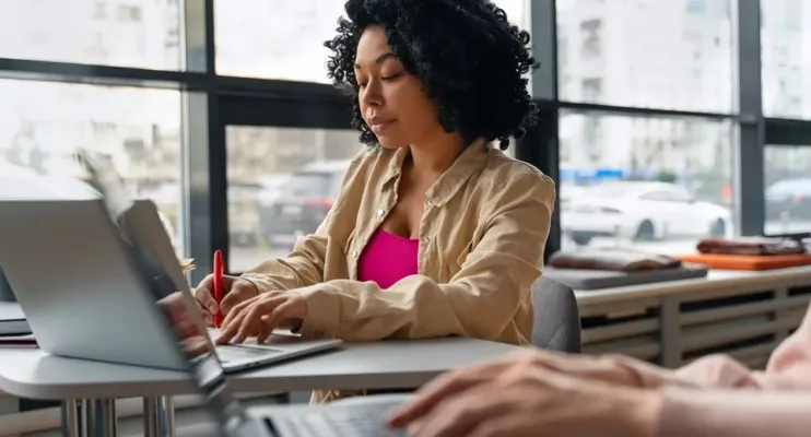 Governo do Estado lança edital para cursos gratuitos de qualificação profissional para mulheres