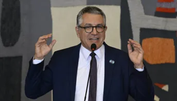 Governo finaliza proposta para proibir militar em cargo político