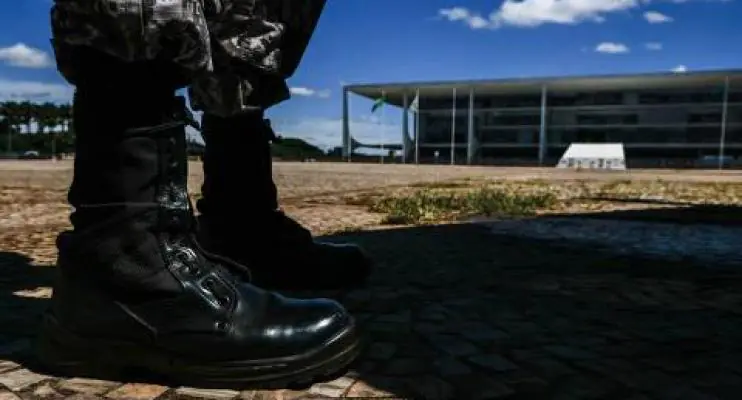 Governo Lula dispensa 40 militares que atuavam no Palácio da Alvorada