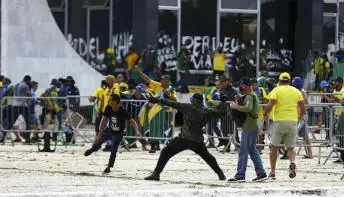 Governo prepara leis para endurecer punições por atos golpistas