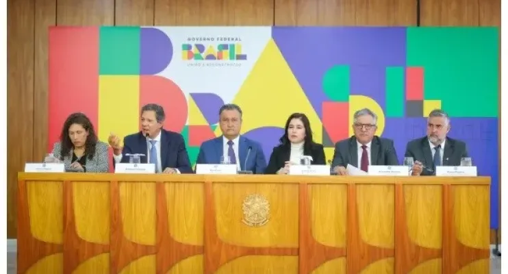 Governo propõe taxar em 10% quem ganha mais de R$ 50 mil por mês