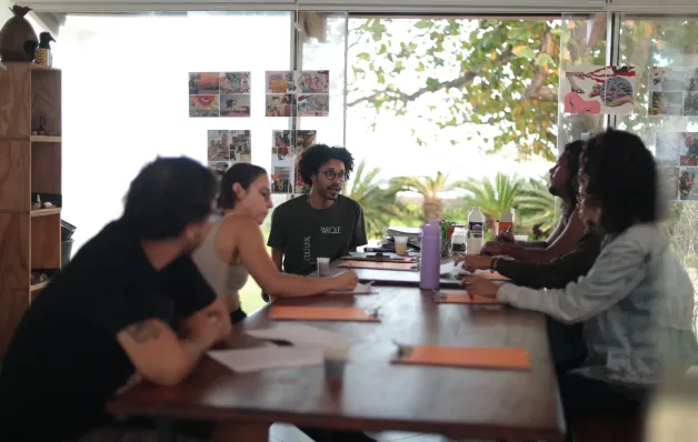 Grupo de pesquisa da Escola Viva de Artes debate a figura do professor-artista