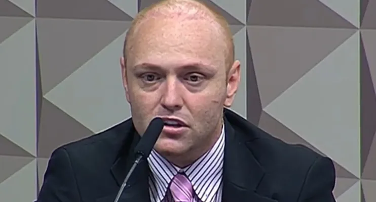 Hacker Delgatti é condenado a 20 anos de prisão